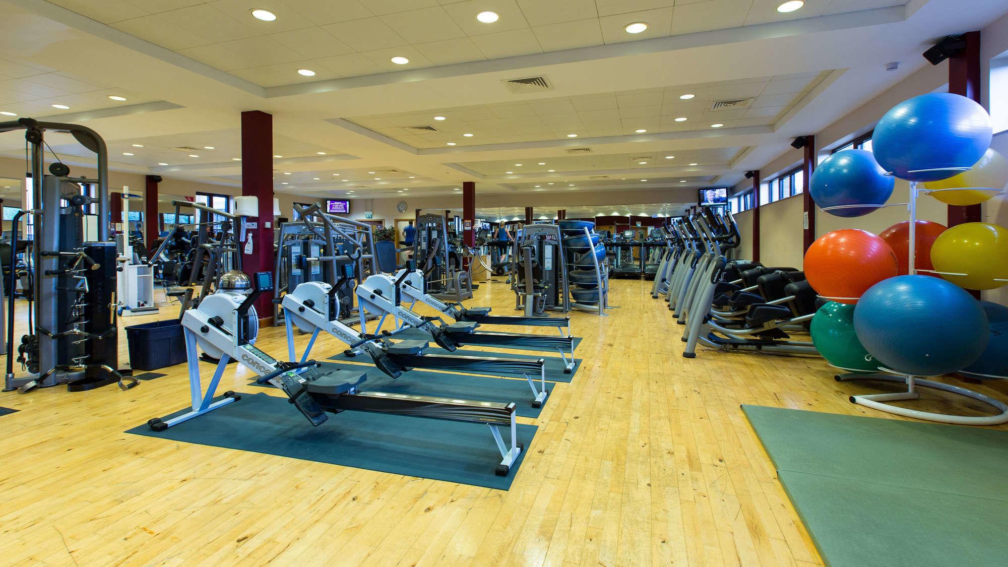 Hampshire Court Hotel & Spa Бейсингсток Екстериор снимка