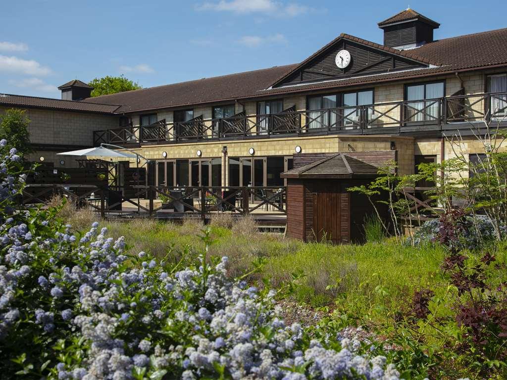 Hampshire Court Hotel & Spa Бейсингсток Екстериор снимка