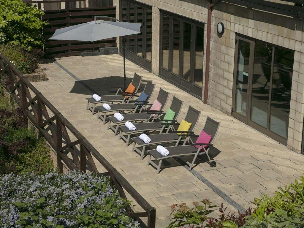 Hampshire Court Hotel & Spa Бейсингсток Екстериор снимка