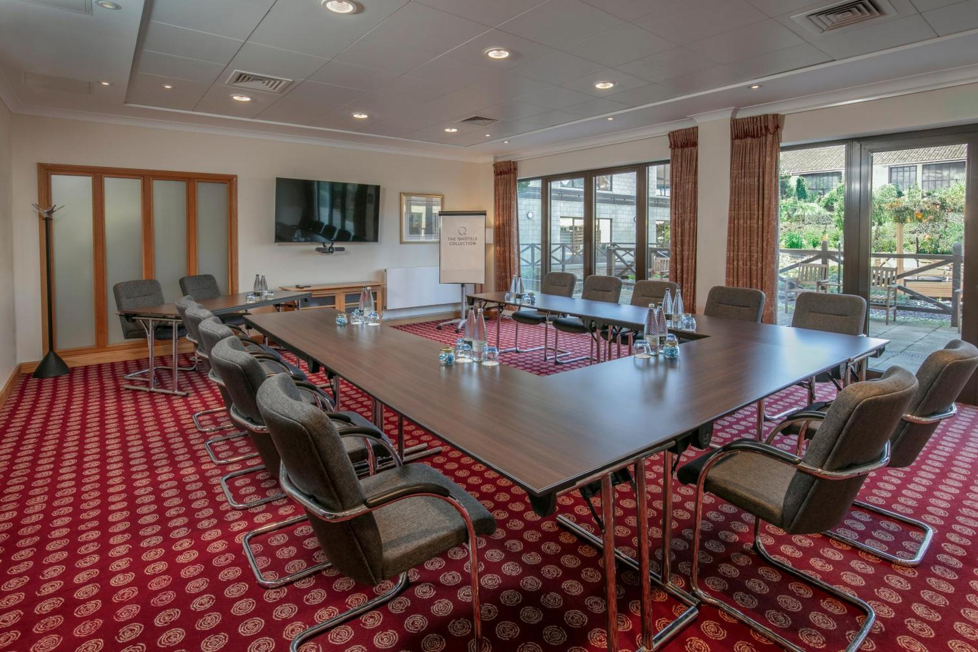 Hampshire Court Hotel & Spa Бейсингсток Екстериор снимка