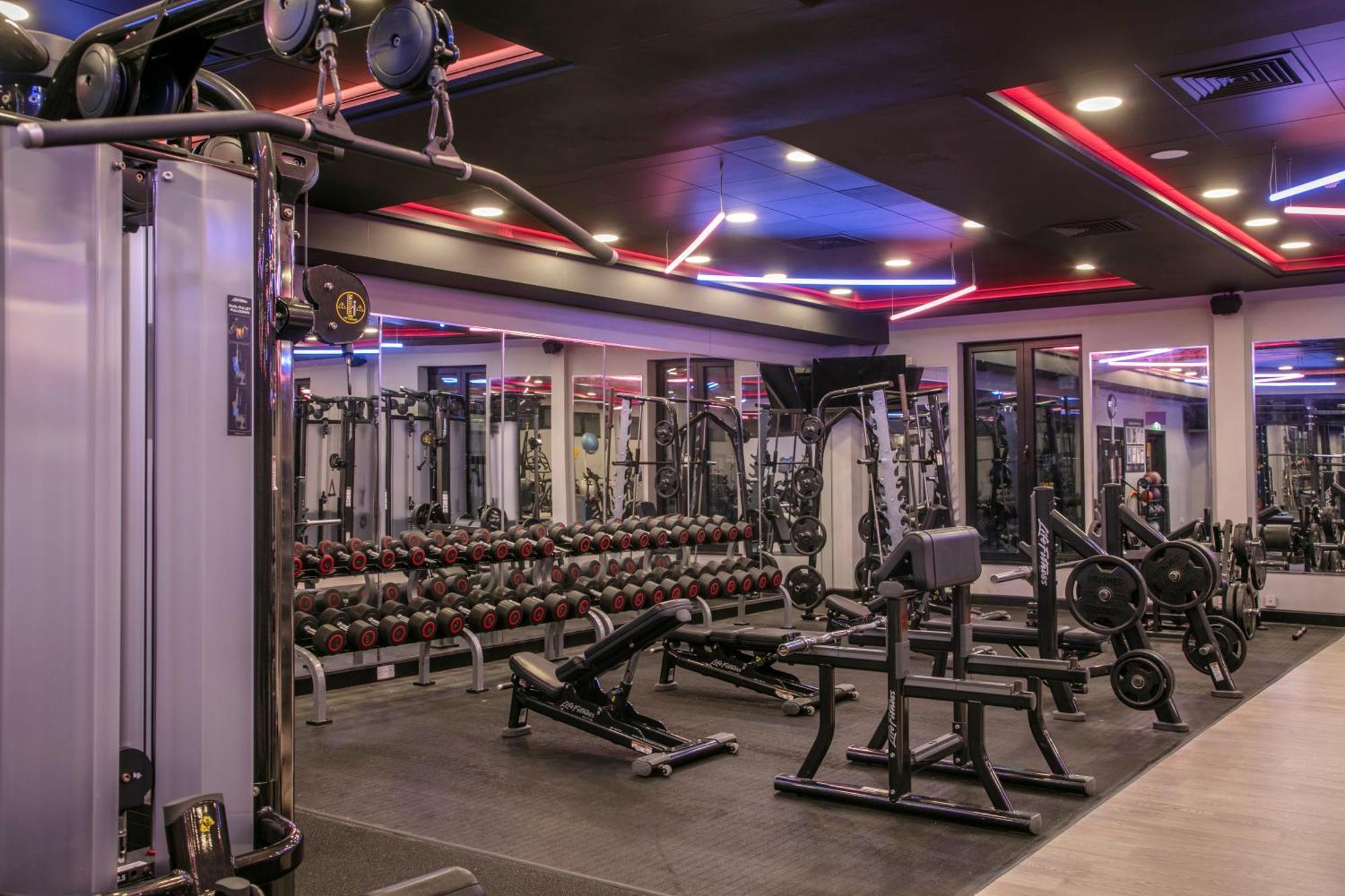 Hampshire Court Hotel & Spa Бейсингсток Екстериор снимка