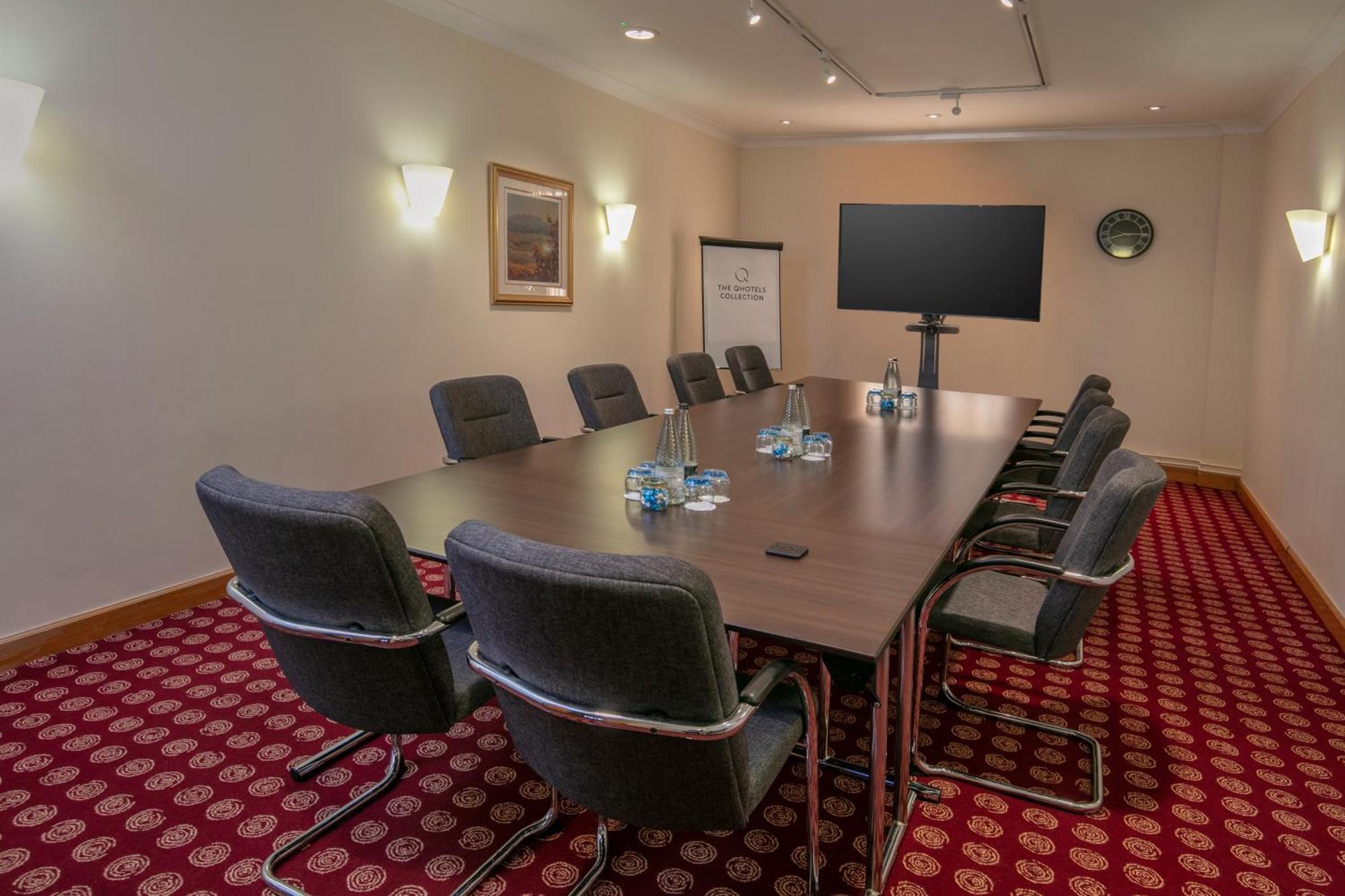 Hampshire Court Hotel & Spa Бейсингсток Екстериор снимка