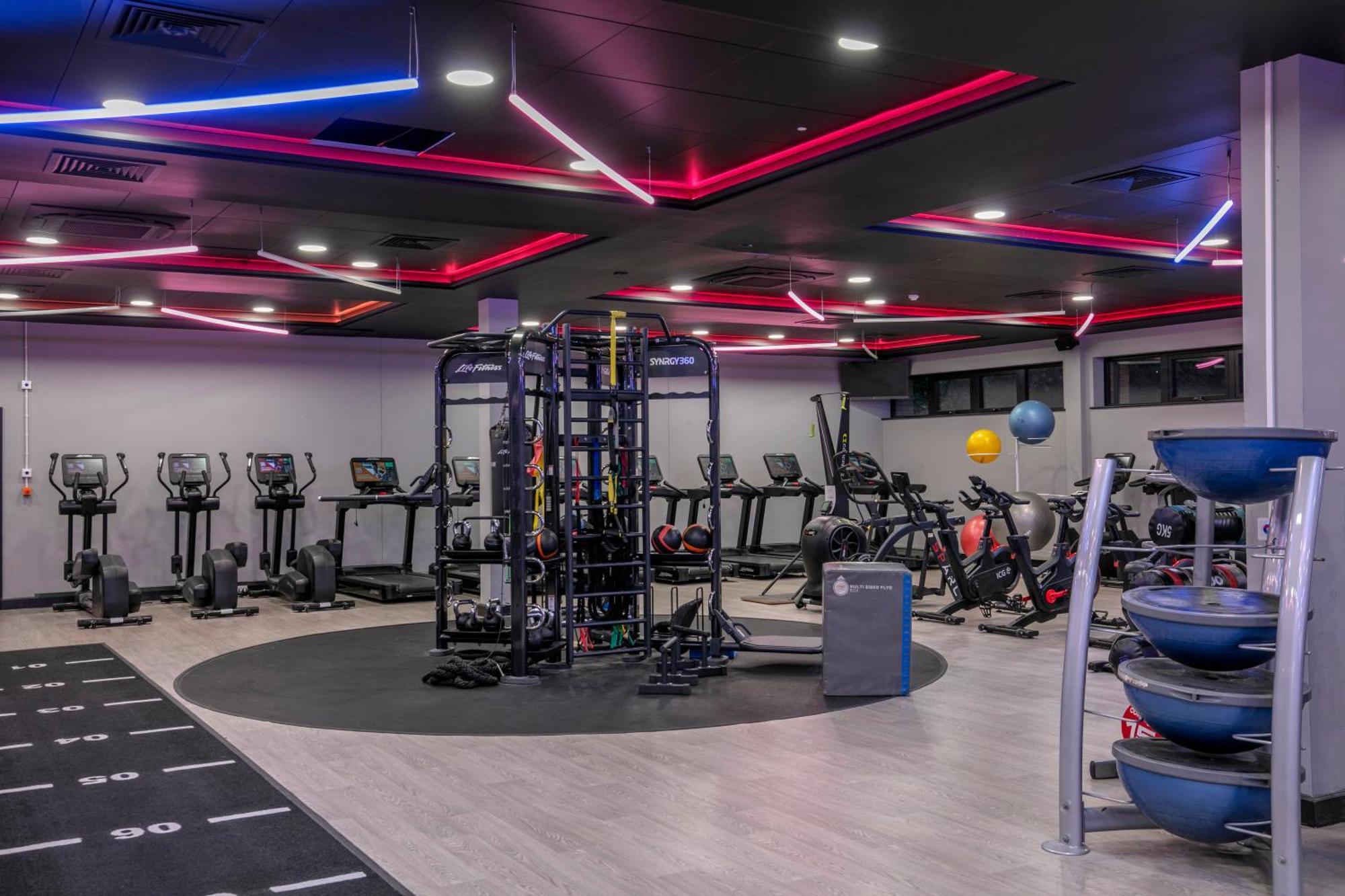 Hampshire Court Hotel & Spa Бейсингсток Екстериор снимка