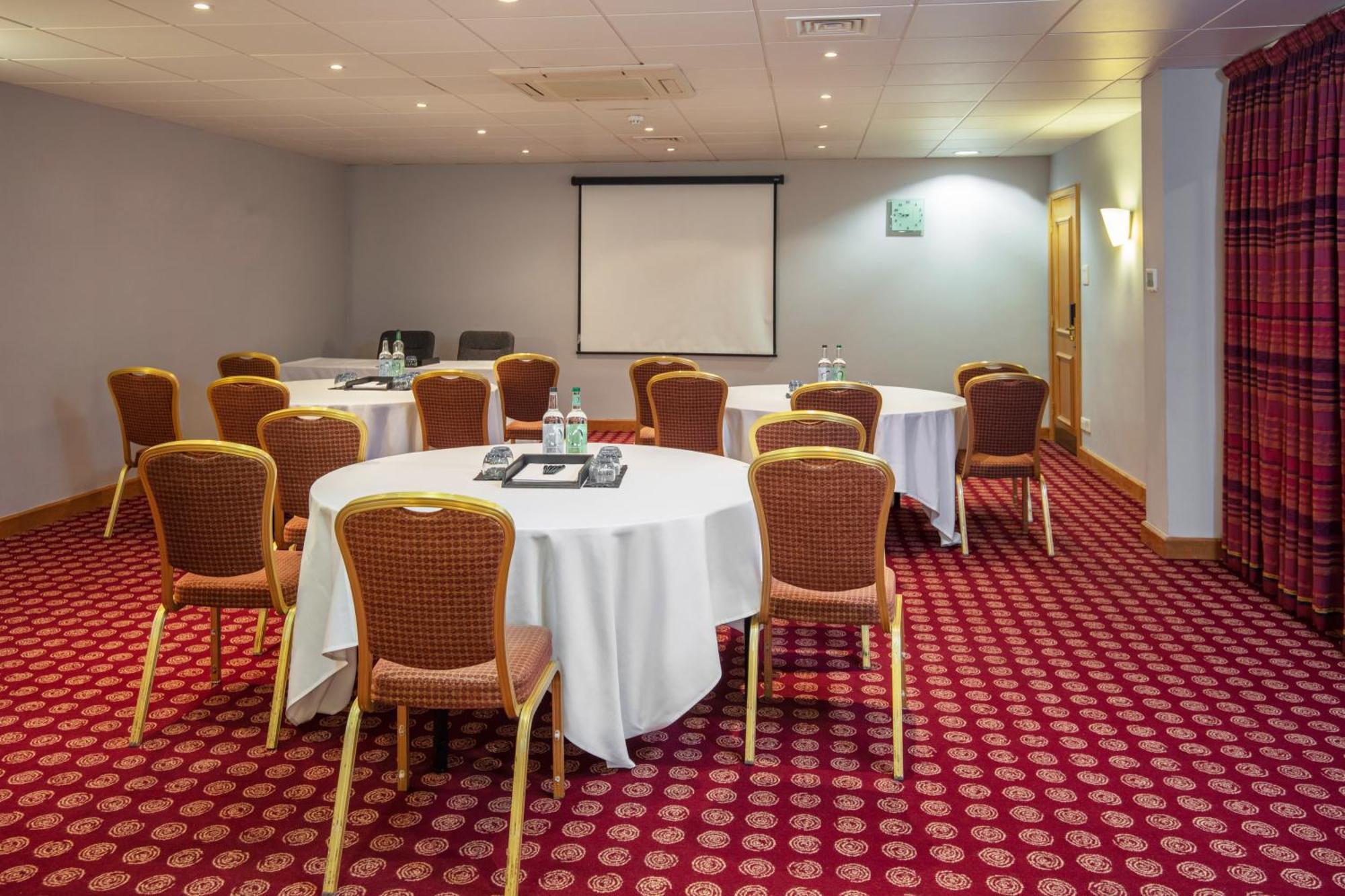 Hampshire Court Hotel & Spa Бейсингсток Екстериор снимка