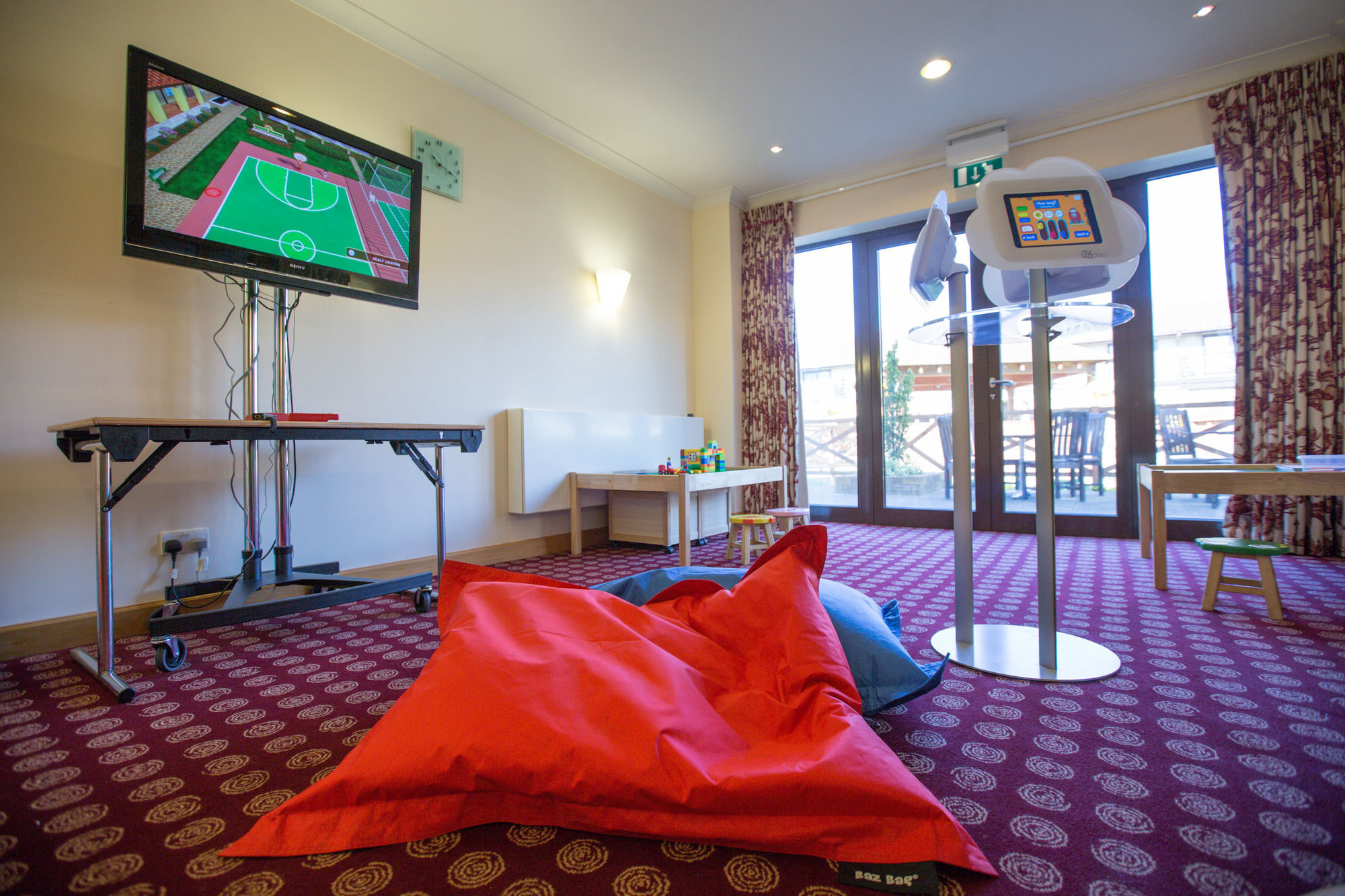 Hampshire Court Hotel & Spa Бейсингсток Екстериор снимка