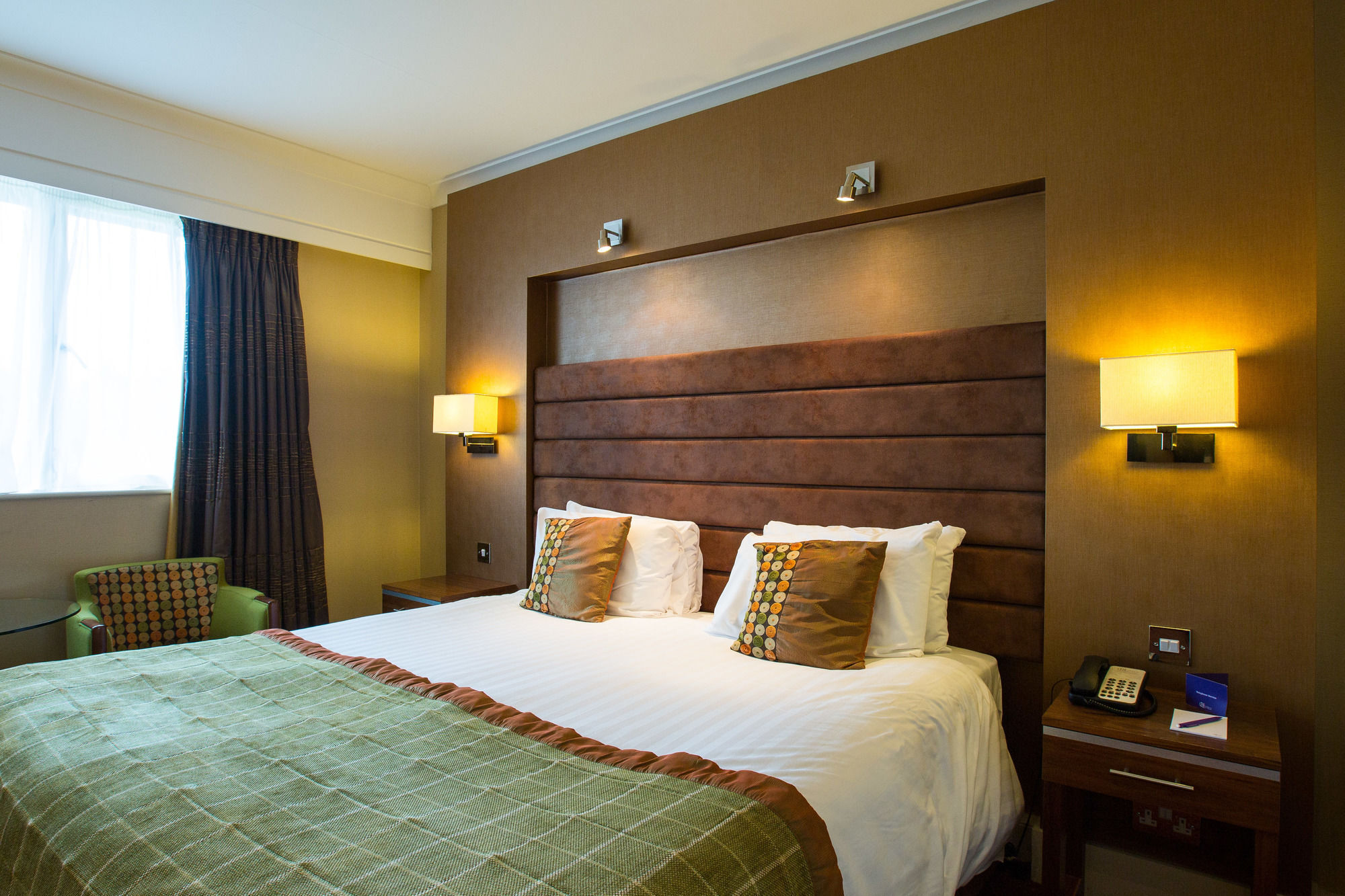 Hampshire Court Hotel & Spa Бейсингсток Екстериор снимка